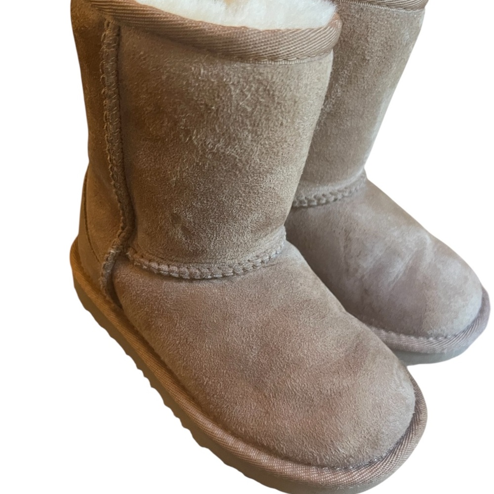 UGG Classic II Toddler Boots Size 9 - Picture 2 of 7